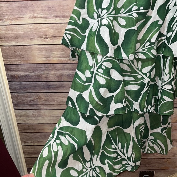 Natalie Anne Tiered Hawaiian Print Dress Size Medium NWT Gauzy Cotton G2 - Picture 3 of 8